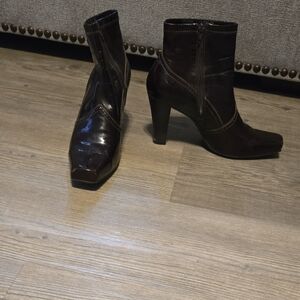 Franco Sarto Brown Heeled Boots Sleek Design